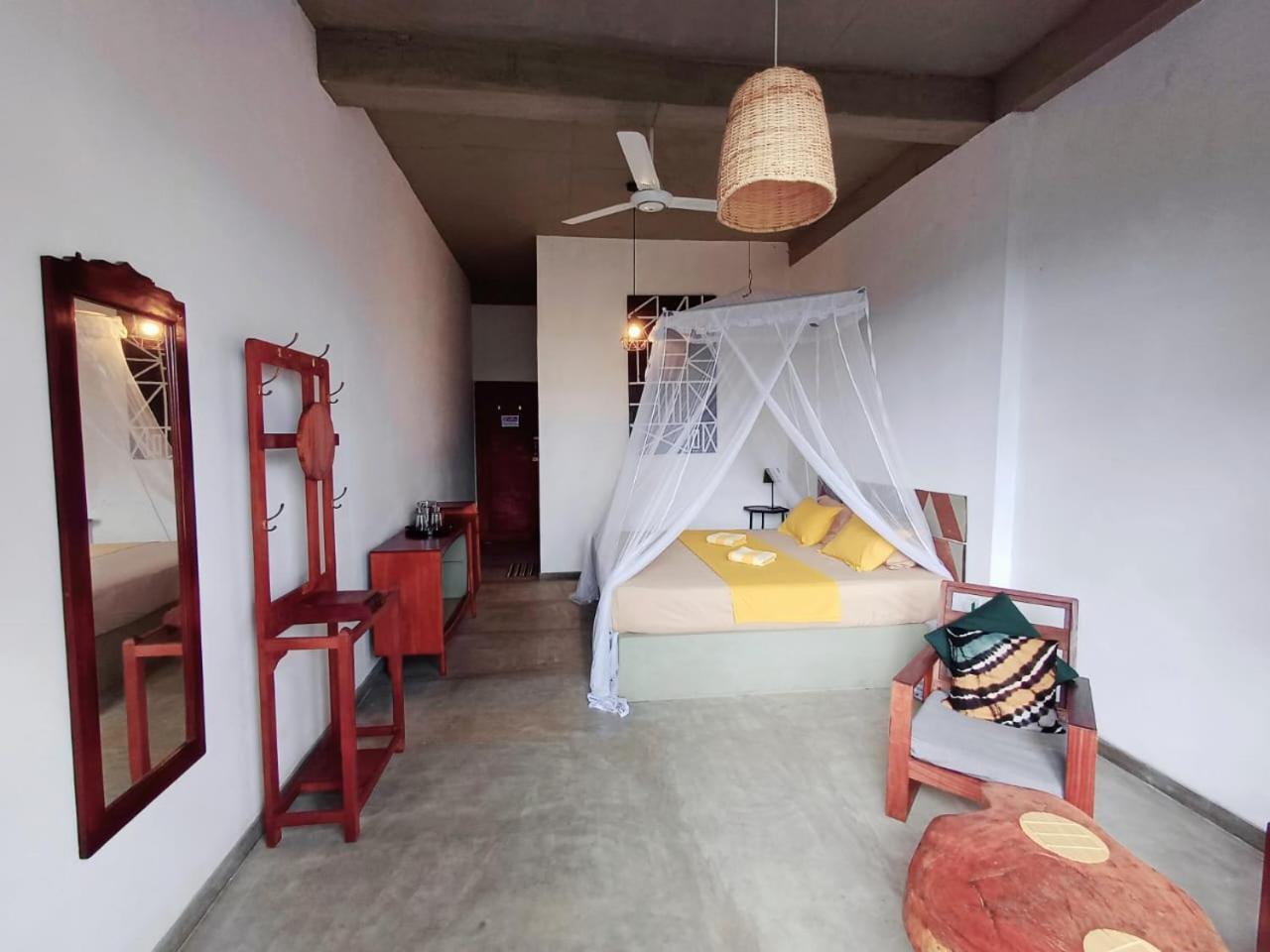 The Traveller Kandy Room photo